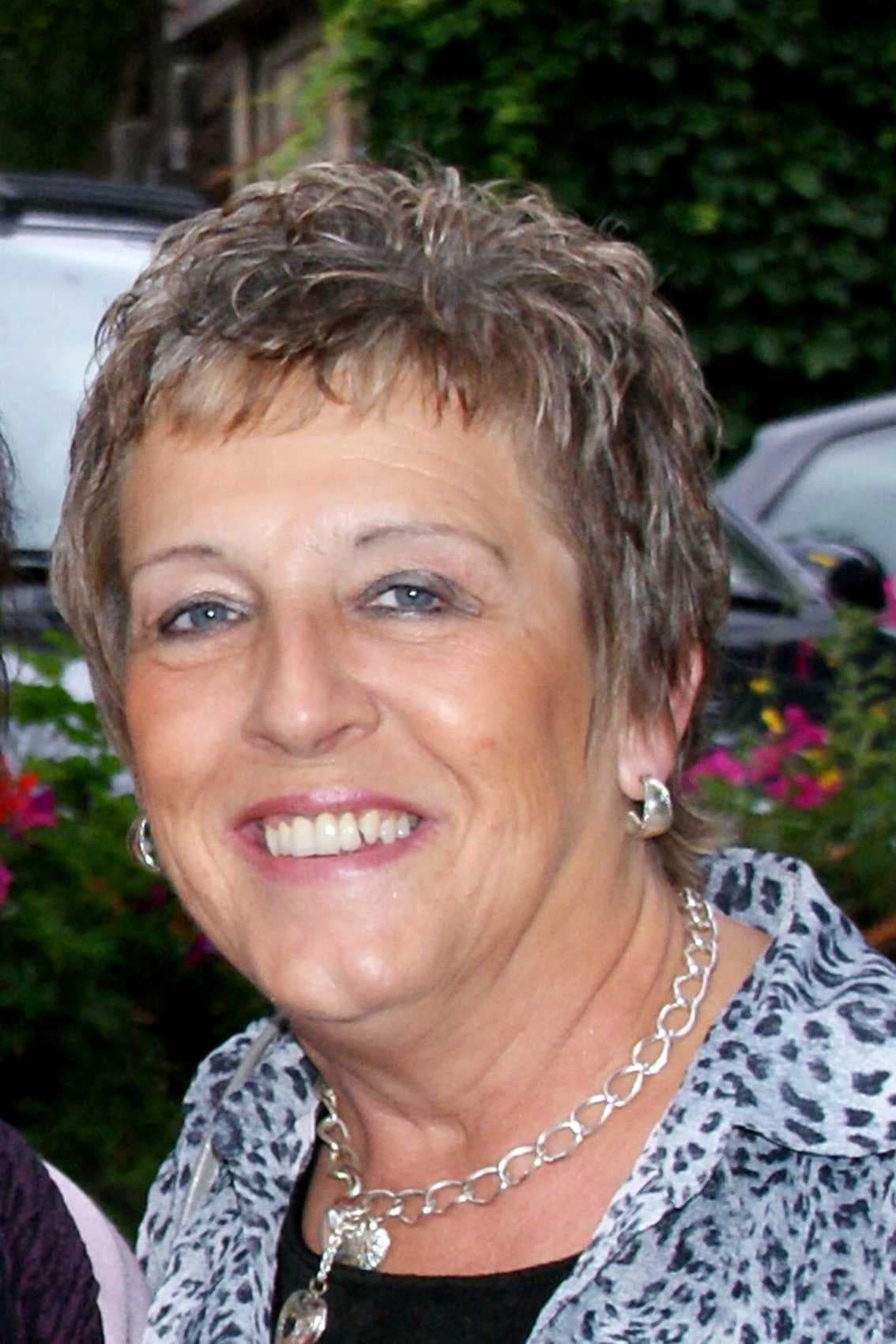 Frau Ingrid Nützel
