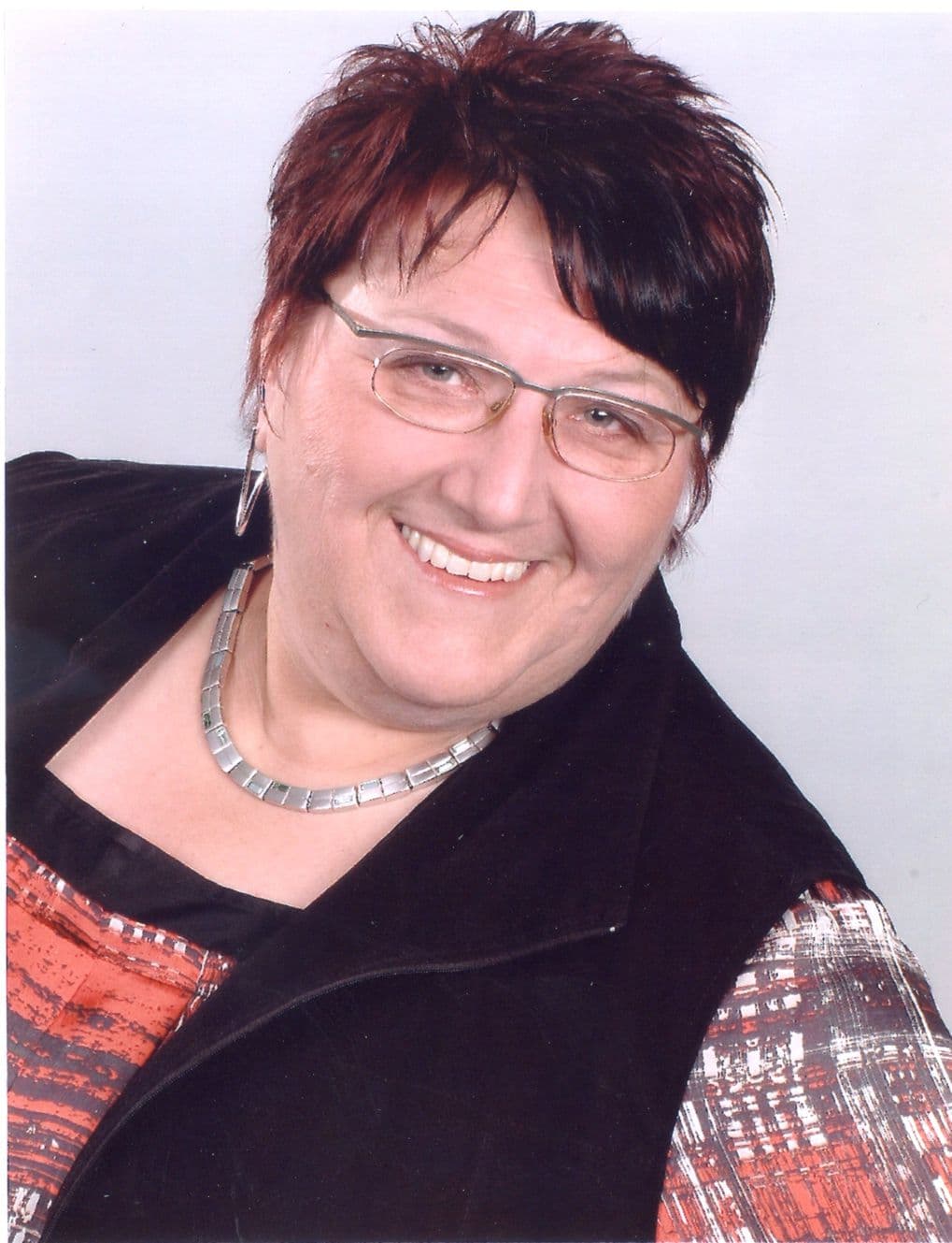 Frau Lydia Schlöger